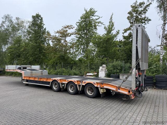 Zema profila puspiekabe Humbaur HTS30  3 Achs Satteltieflader, neuwertig