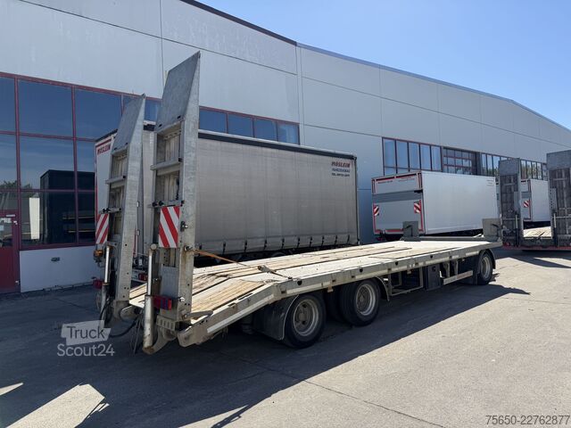 Remolque de plataforma baja Möslein TO 3 Schwebheim  3 Achs Tieflader Plato