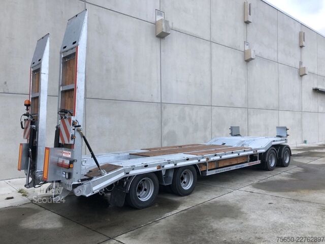 Reboque com plataforma rebaixada Möslein T 4 VB H1  neuer 4 Achs Tieflader hydraulischen Rampen