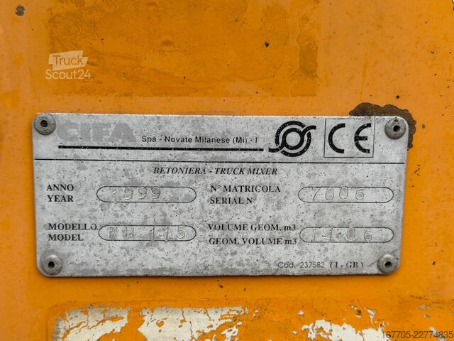 Beton pompası kamyonu Astra HD7 84.42
