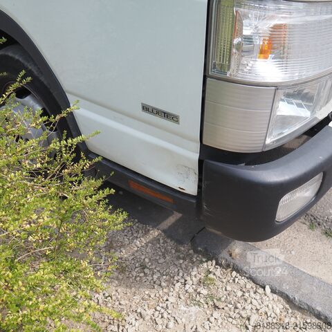 Van with tarpaulin body Mitsubishi Fuso Canter