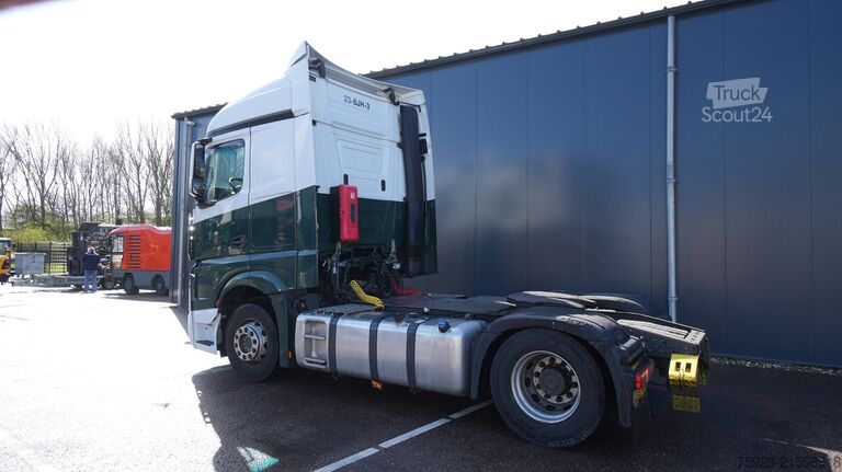 Gevaarlijke stoffen Mercedes-Benz Actros 1942 tractor unit