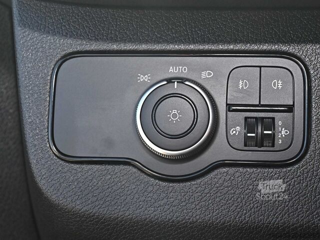 Kleinbus Mercedes-Benz Sprinter 317 CDI Tourer Lang (2-2-2-3) AHK 36