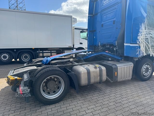 Standard tractor unit MERCEDES-BENZ Actros 1851 4x2 Unfallschaden/damaged