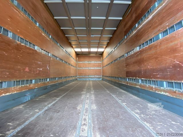 Box truck MERCEDES-BENZ Atego 1218 L I Möbelkoffer*Holz*3Sitze*Automatik