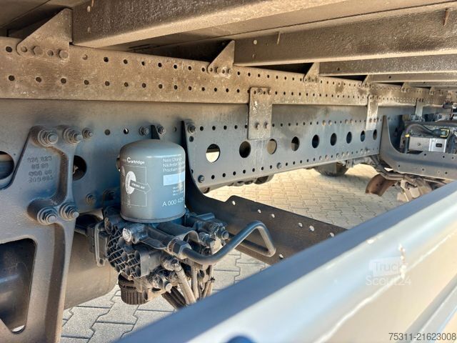 LKW mit Kofferaufbau MERCEDES-BENZ Atego 1218 I Möbelkoffer*Holz*3x Sitze*Automatik