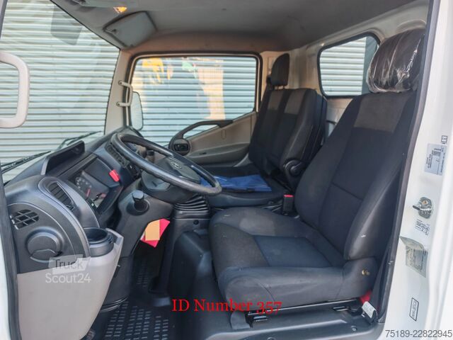 Plataforma elevatória Nissan Cabstar 35.13 NT400 Multitel MX 250