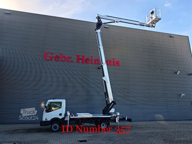 Plataforma elevatória Nissan Cabstar 35.13 NT400 Multitel MX 250