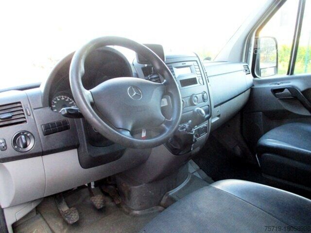 Fourgon surélevé Mercedes-Benz 316 CDI Sprinter mit Bettl und Spüle