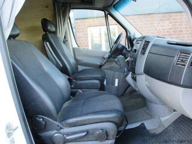 Fourgon surélevé Mercedes-Benz 316 CDI Sprinter mit Bettl und Spüle