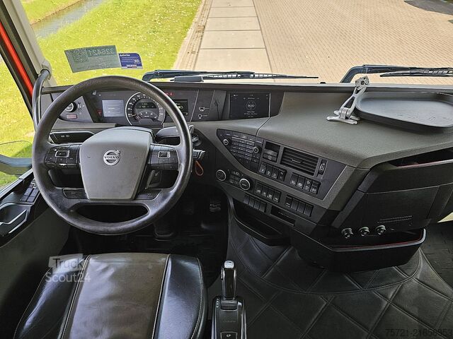 Standart-SZM VOLVO FH 500 6X2 GLOBE VEB+