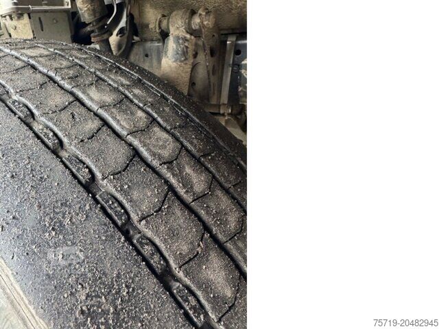 Camion à ordures MAN 26.320 6x2 TGS