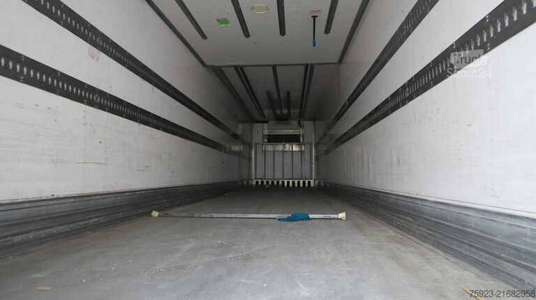 Transport réfrigéré/congélé LAMBERET 3 AXLE FRIGO TRAILER WITH CARRIER VECTOR 1950 MT