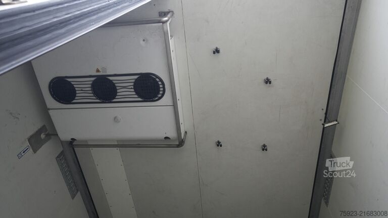 Transporte refrigerado/congelado Krone 3 Axle frigo trailer with THERMO KING SLXi Spec...