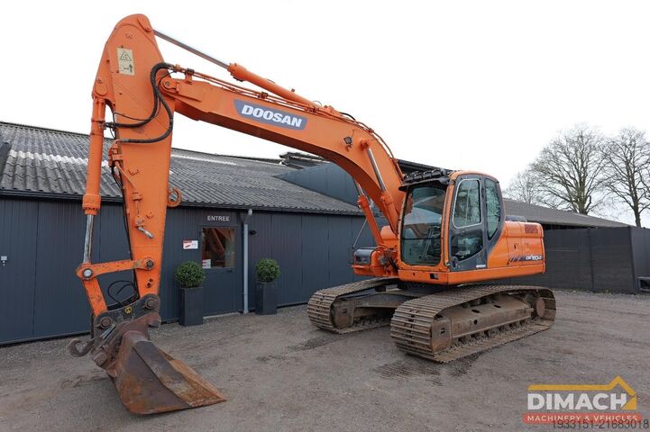 Bagger Doosan DX 180 LC produceert in Belgie - monogiek - 6 c...