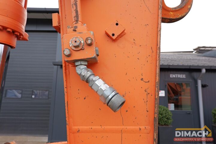 Bagger Doosan DX 180 LC produceert in Belgie - monogiek - 6 c...