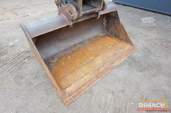 Bagger Doosan DX 180 LC produceert in Belgie - monogiek - 6 c...