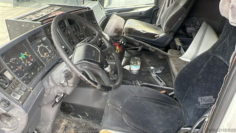 Standaard trekker Scania 124 - 400 (PTO / MANUAL PUMP / POMPE MANUELLE /...