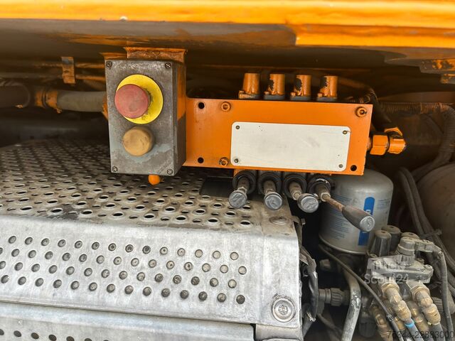Kamion sa pumpom za beton Mercedes-Benz Actros 4141