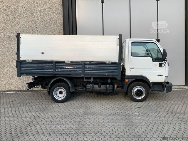 Nákladné vozidlo na špeciálne účely Nissan NT400 Cabstar