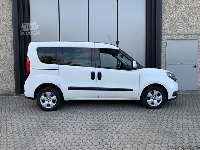 Camion à usage spécial FIAT Doblò