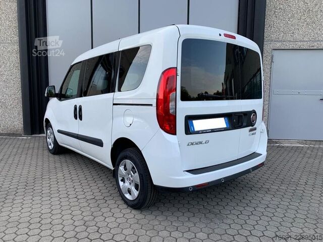 Camion à usage spécial FIAT Doblò