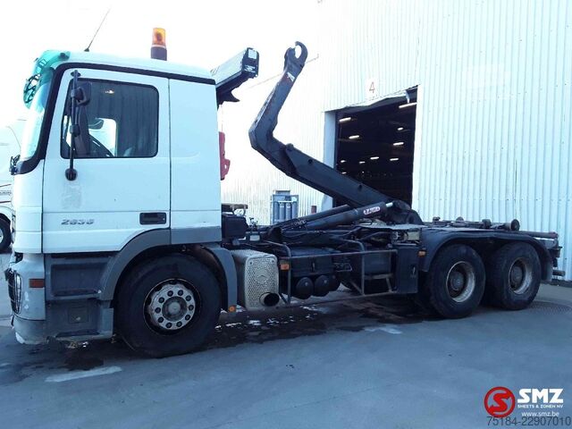 Контейнерні перевезення Mercedes-Benz Actros 2636 lames 3 pedal