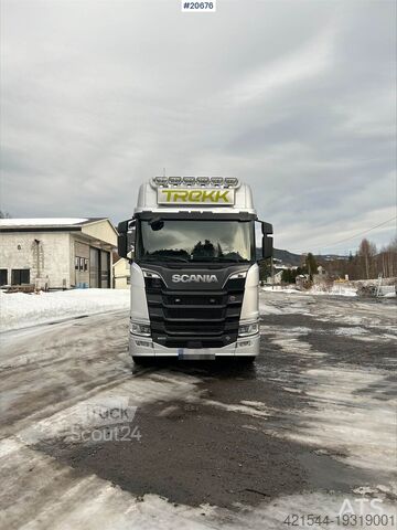 Transporteur de bois Scania R650 6x4 Timber truck w/ Epsilon M110L.