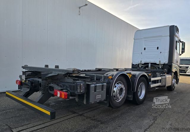 Camión con caja móvil MERCEDES-BENZ 2540 L Actros 6x2 Fahrschule 5-Sitzer Liftachse