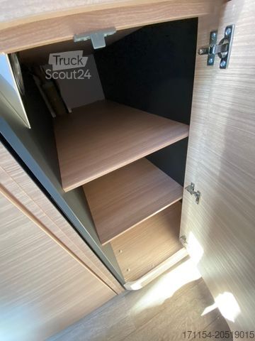 Polintegriran avtodom HOBBY Optima De Luxe T70 GE