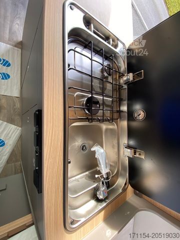 Autocaravana LMC INNOVAN 600 ,ASD, Aufstelldach,26 Modell,