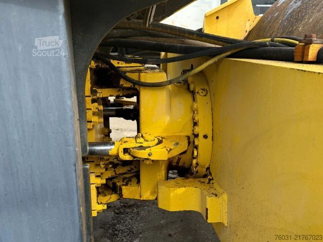 Walzenzug BOMAG BW225D-3 Roller with vibration *NO ENGINE*