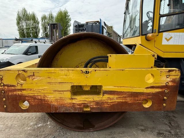 Walzenzug BOMAG BW225D-3 Roller with vibration *NO ENGINE*