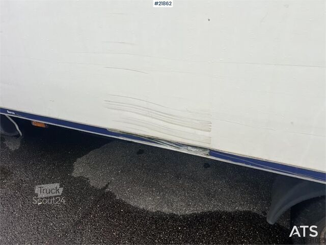 Універсал з високим дахом Iveco Daily box van w/ lift