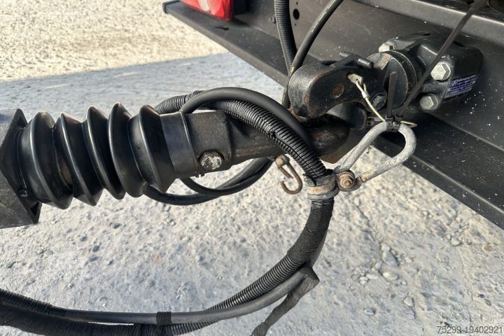 Furgoneta caja FA-1001 Koffer-HB / Swiss-Vehicle