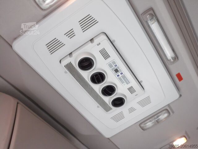 Tracteur routier standard DAF XF530