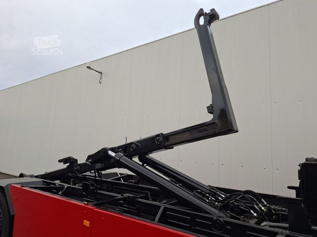 Camion benne à bras amovible MAN 17.232 FK F90 Abrollkipper Meiller ex-Feuerwehr