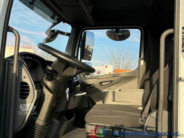 Truck mounted crane Mercedes-Benz Atego 1018 4x4 Montage Dachdecker Kran 20m+Winde