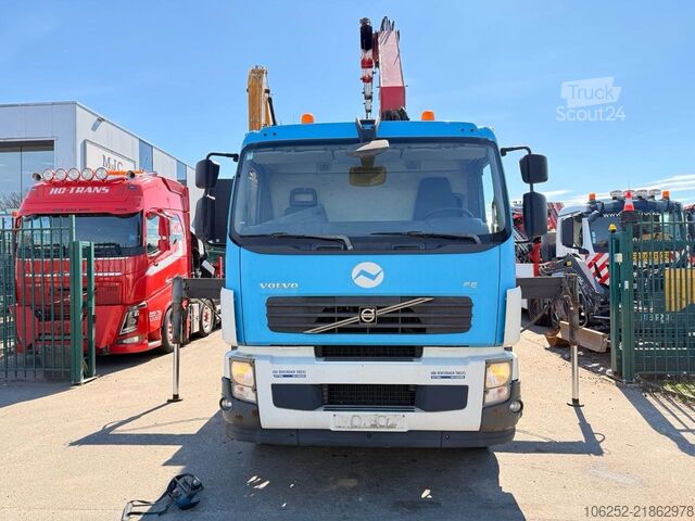 Kranbil Volvo FL 240 19T + HMF 1560 K4 + RADIO - MANUAL GEARB...
