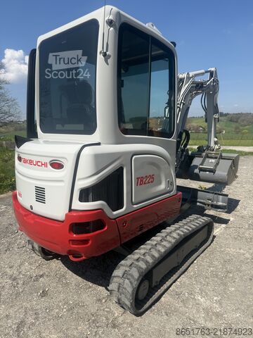 Minibagr Takeuchi TB 225