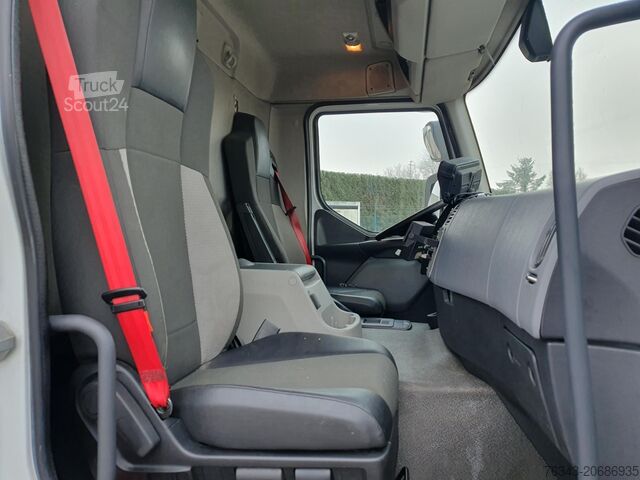 Camião frigorífico RENAULT D 19  WIDE 280 - E6 - MULTITEMP