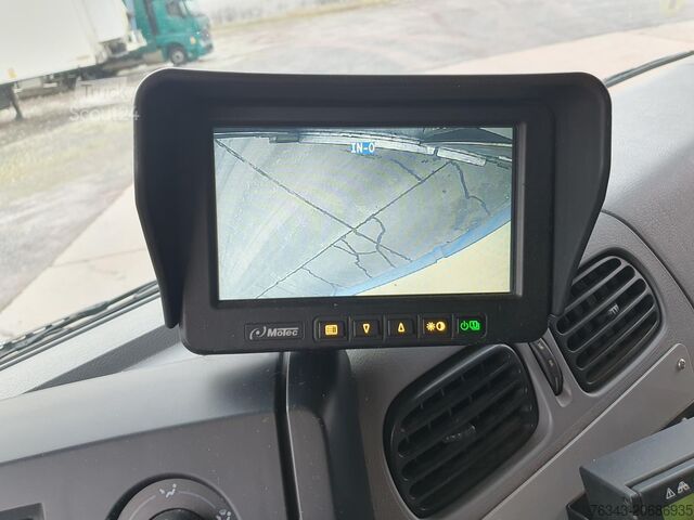 Camião frigorífico RENAULT D 19  WIDE 280 - E6 - MULTITEMP