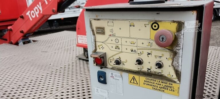 Фургон-фургон. Nissan Cabstar France Elevateur Topy 11 - 11 m