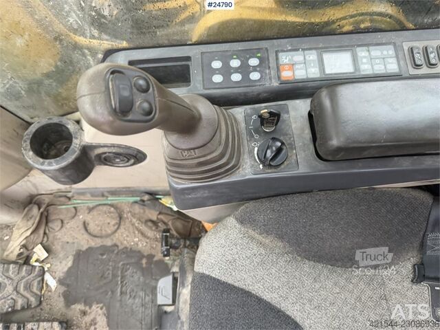  Caterpillar 315C Excavator with digging bucket, hydraulic grad