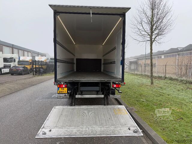 Koffer DAF LF 210 11.990 kg 10-2019 bj