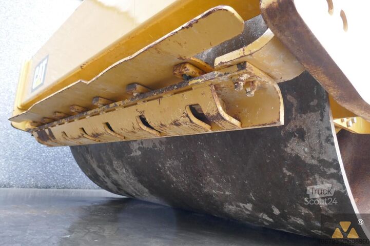 однобарабанний вальцьовий верстат Caterpillar CS64B