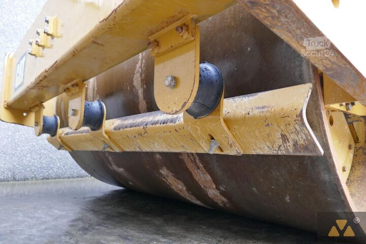 Rouleau à tambour unique Caterpillar CS66B