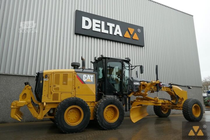 Грейдер Caterpillar 140M3