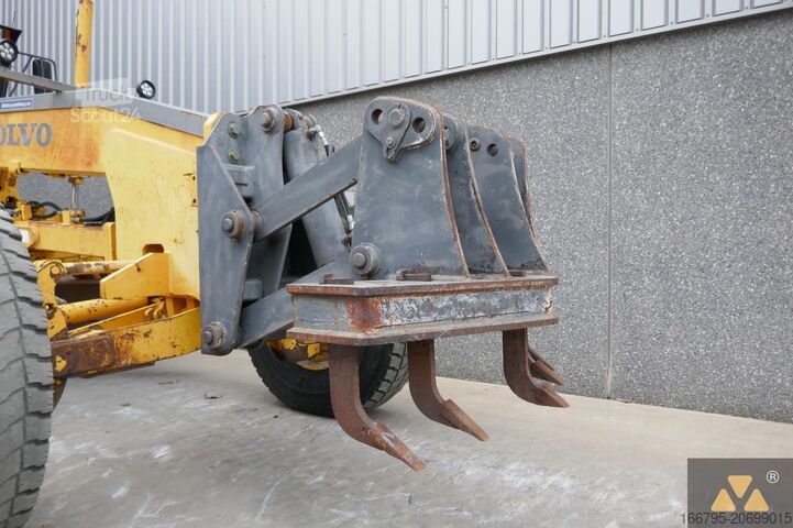 Грейдер Volvo G720B