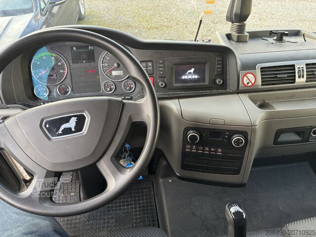 Truck with box body MAN TGL 8.190 BL